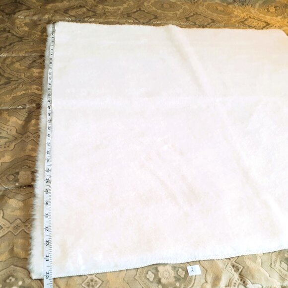 FRESH HOME - SOFT WHITE FUR 36 X 35 AREA - BATHROOM RUG - OR OTHER USES ITEM 2 - Picture 2 of 16